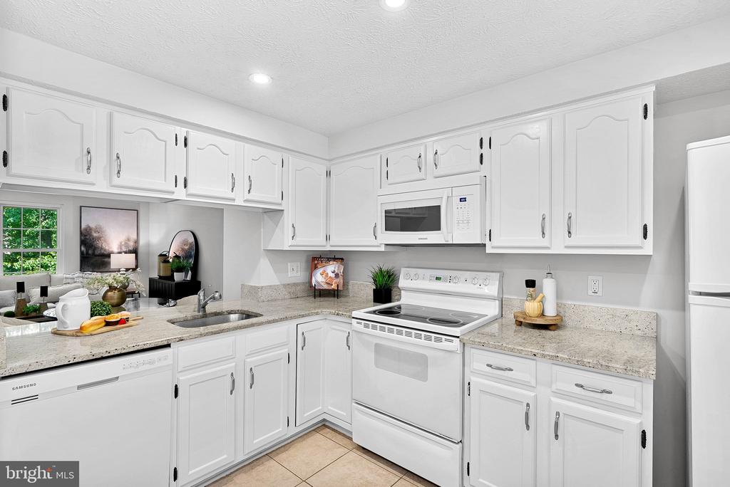 11908 FIELDTHORN COURT
