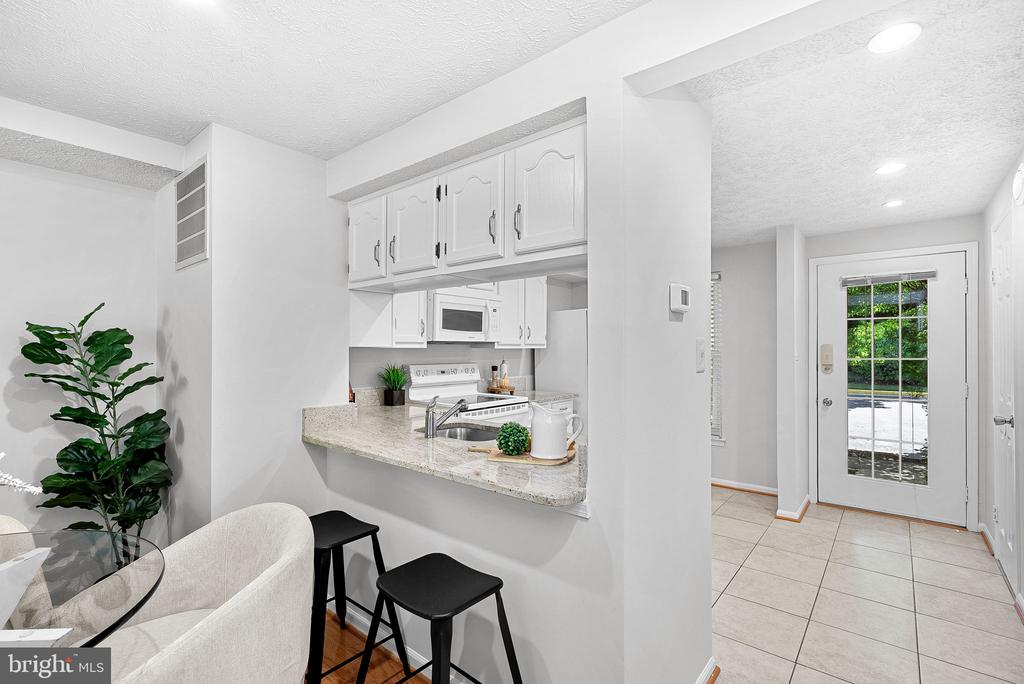 11908 FIELDTHORN COURT