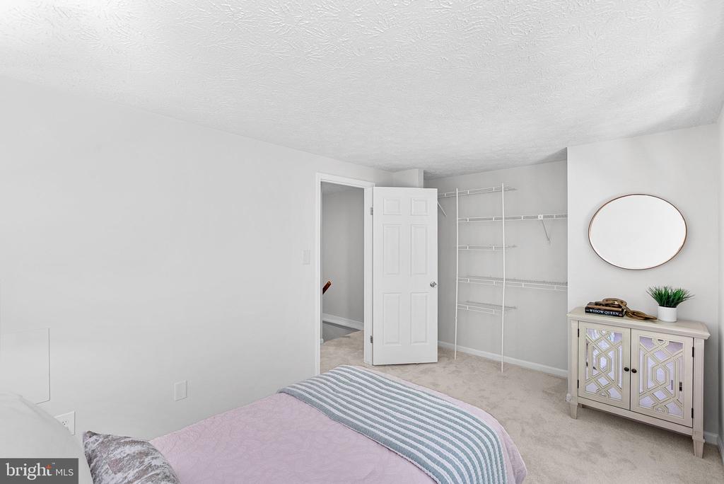 11908 FIELDTHORN COURT