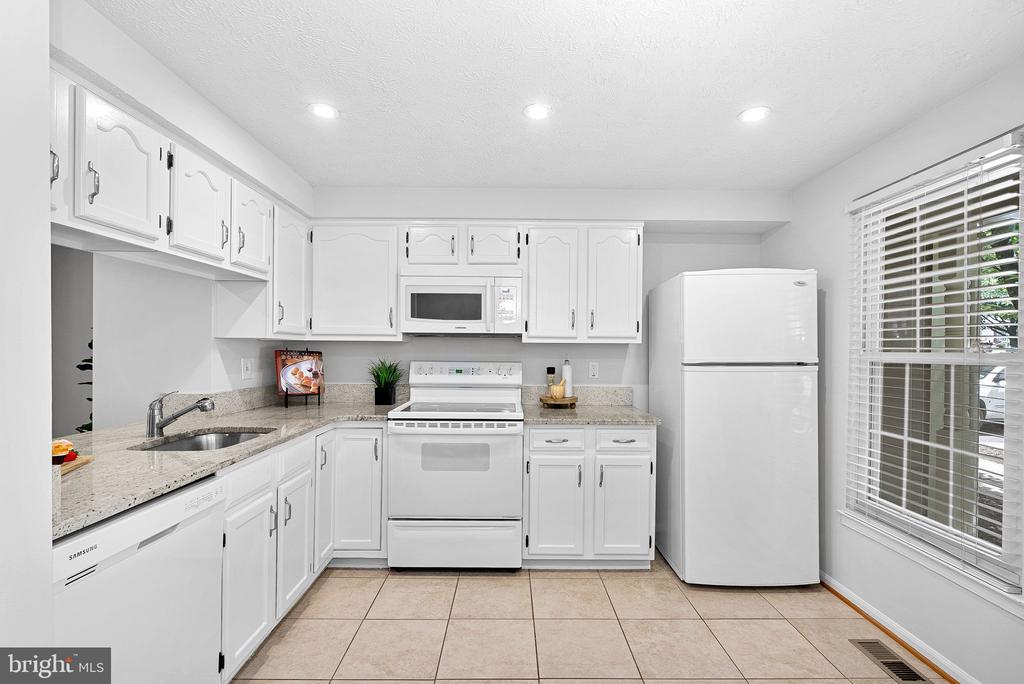 11908 FIELDTHORN COURT