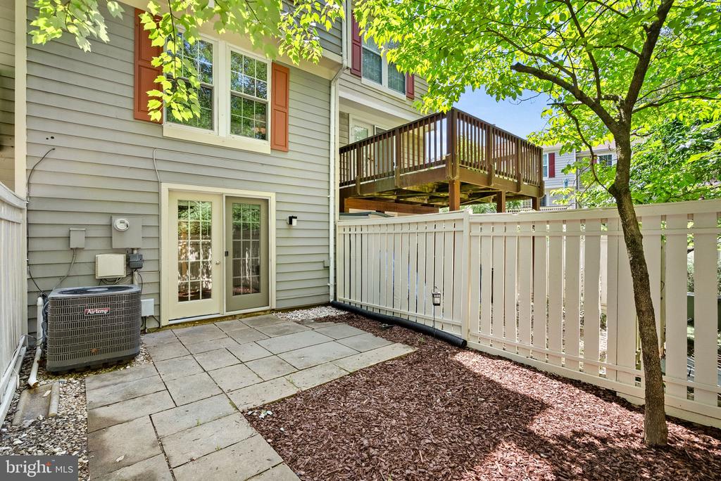 11908 FIELDTHORN COURT