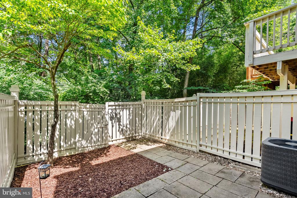 11908 FIELDTHORN COURT