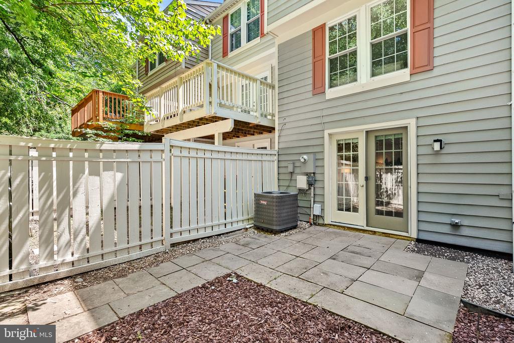 11908 FIELDTHORN COURT