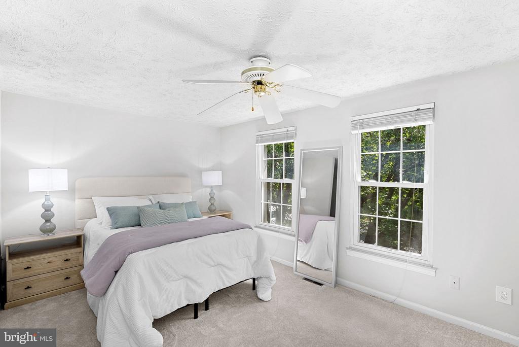 11908 FIELDTHORN COURT