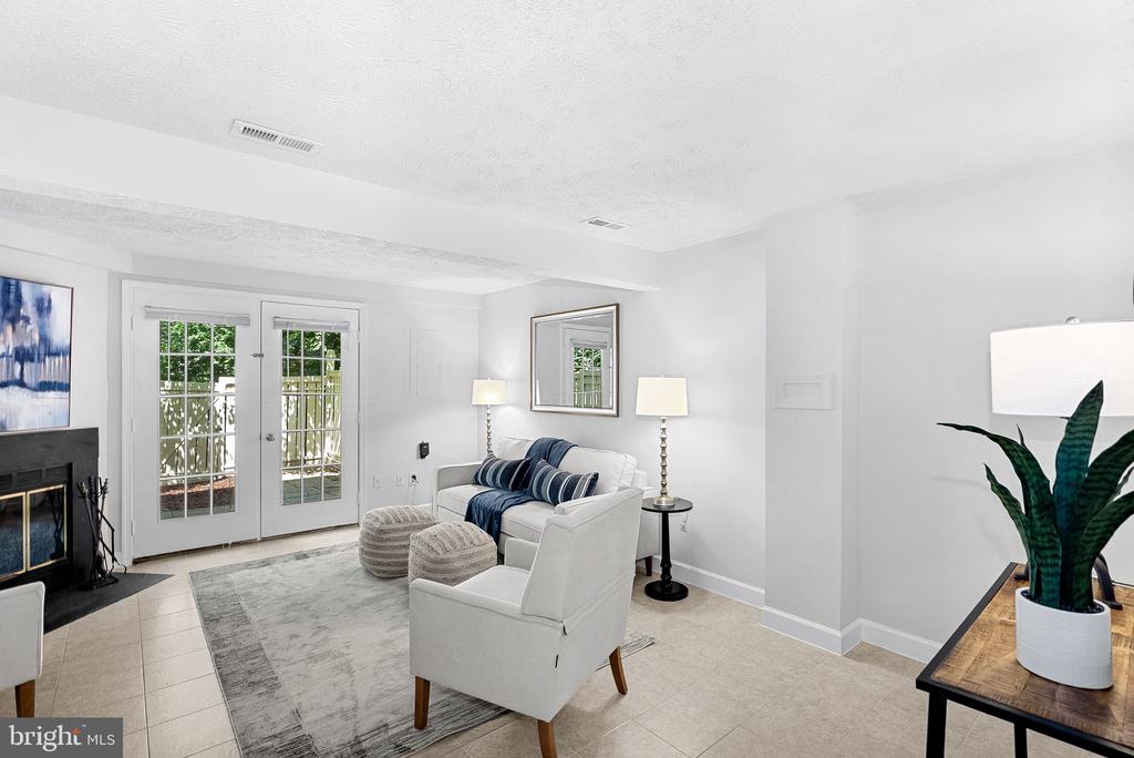 11908 FIELDTHORN COURT
