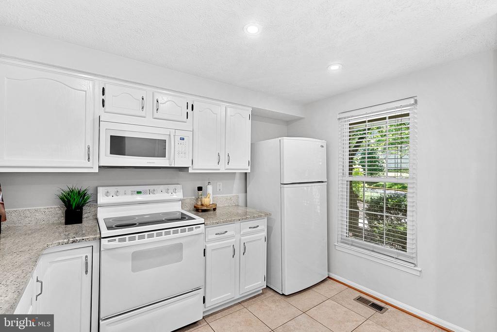 11908 FIELDTHORN COURT
