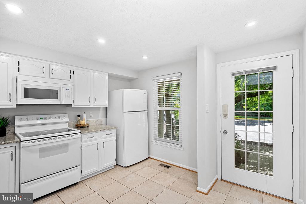 11908 FIELDTHORN COURT