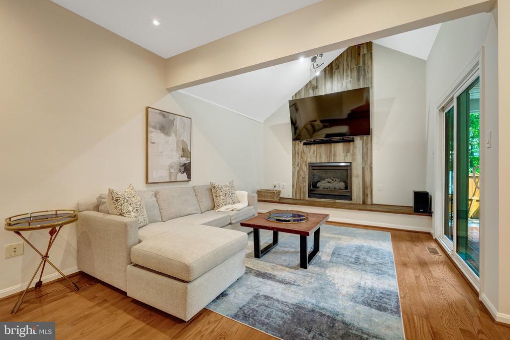 13112 HEARTHSIDE LANE