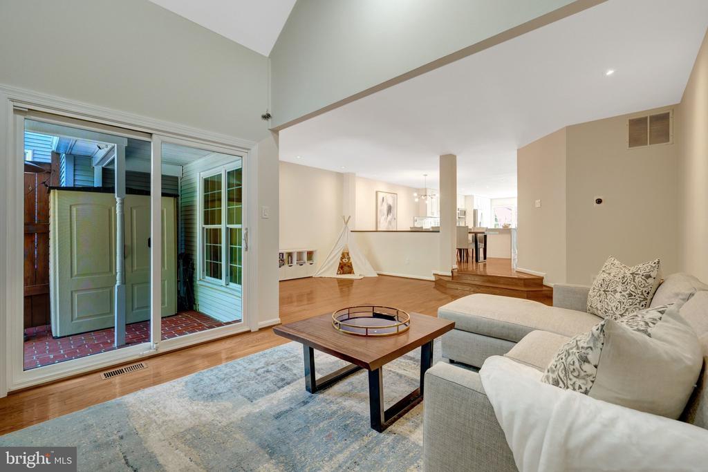 13112 HEARTHSIDE LANE