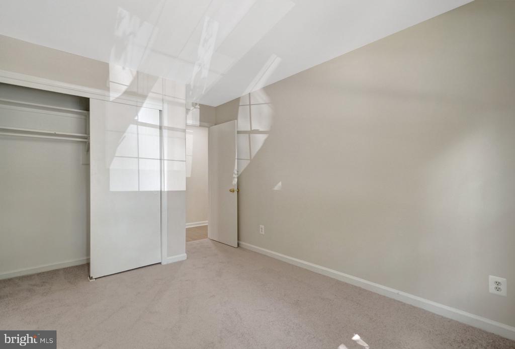 5901 KINGSFORD ROAD Unit: 435