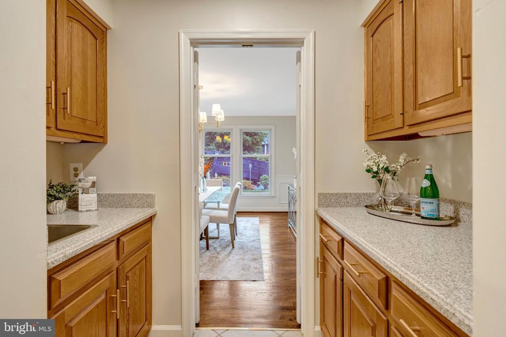 3908 LARO COURT