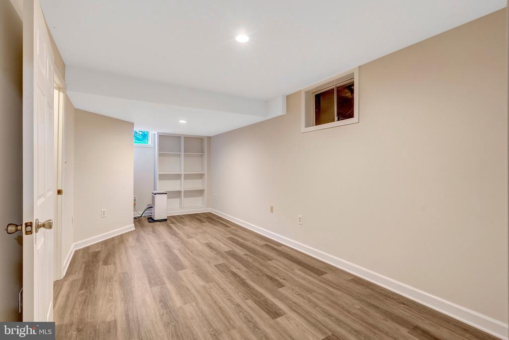 3908 LARO COURT