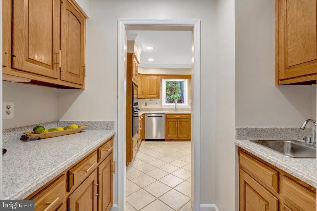 3908 LARO COURT