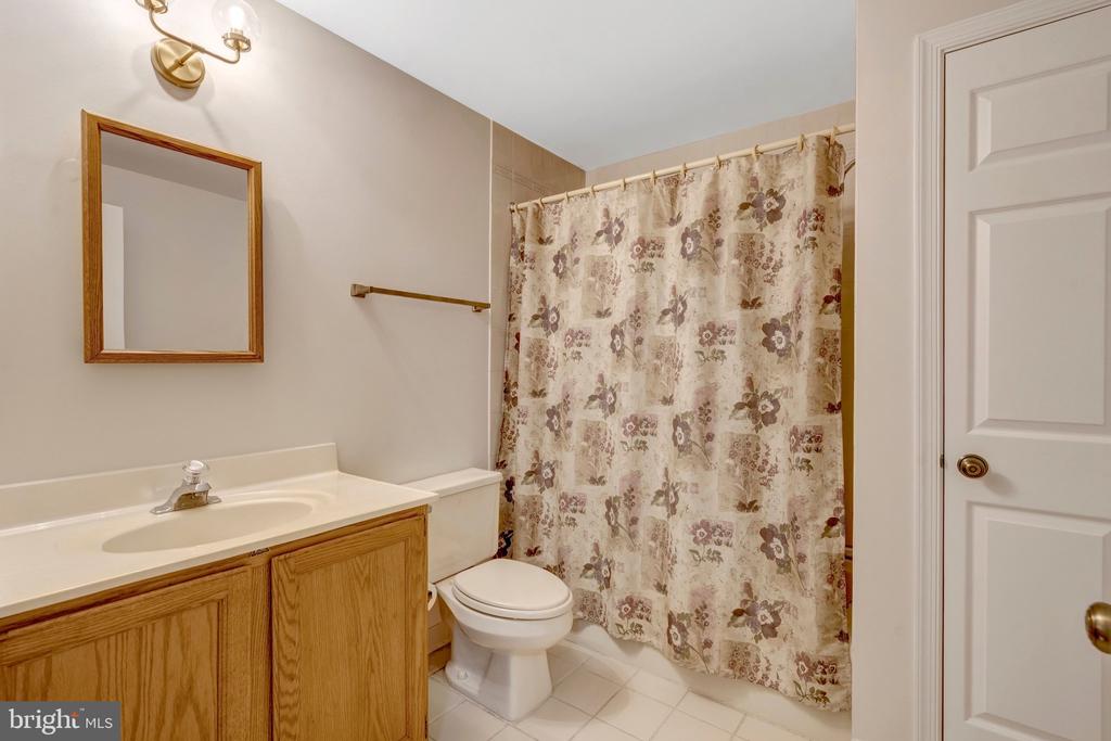 3908 LARO COURT
