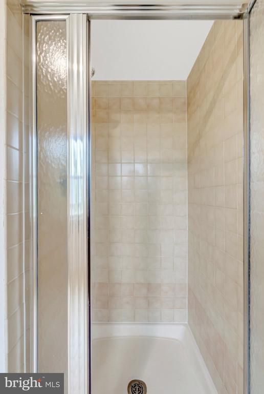 3908 LARO COURT