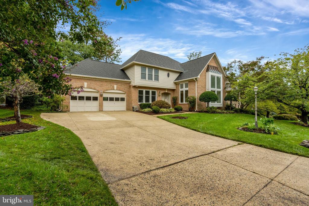 3908 LARO COURT