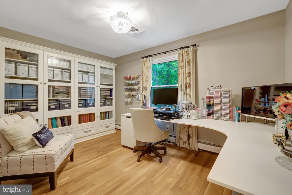 10015 SADDLE ROAD