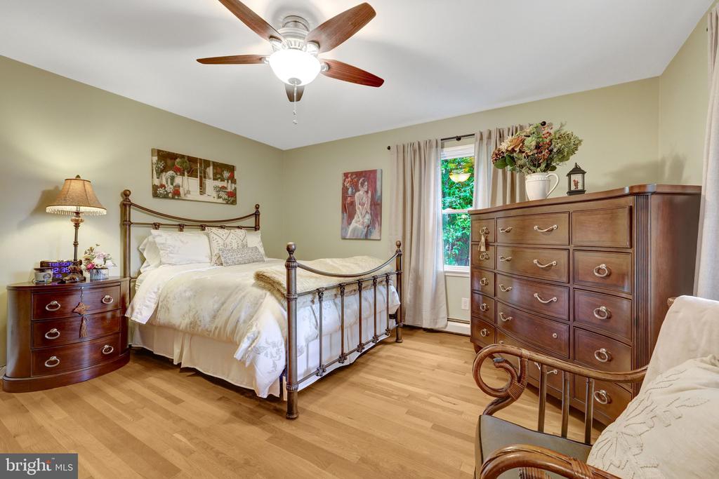 10015 SADDLE ROAD