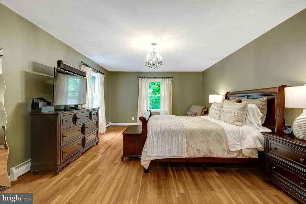 10015 SADDLE ROAD
