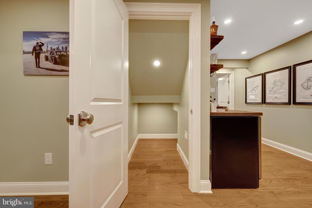 10015 SADDLE ROAD