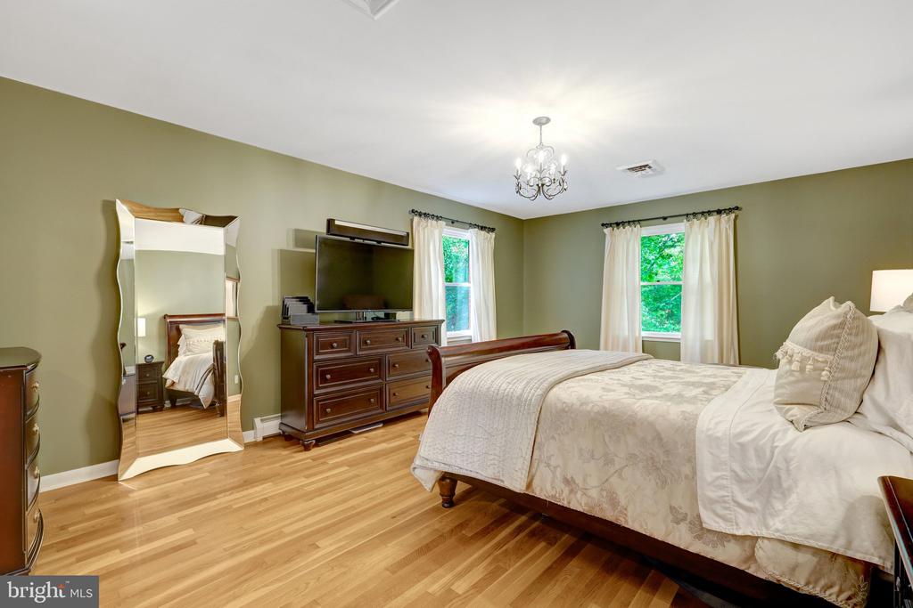 10015 SADDLE ROAD