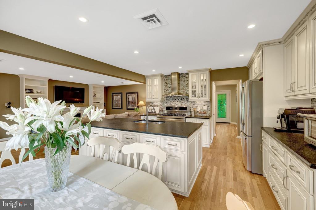 10015 SADDLE ROAD