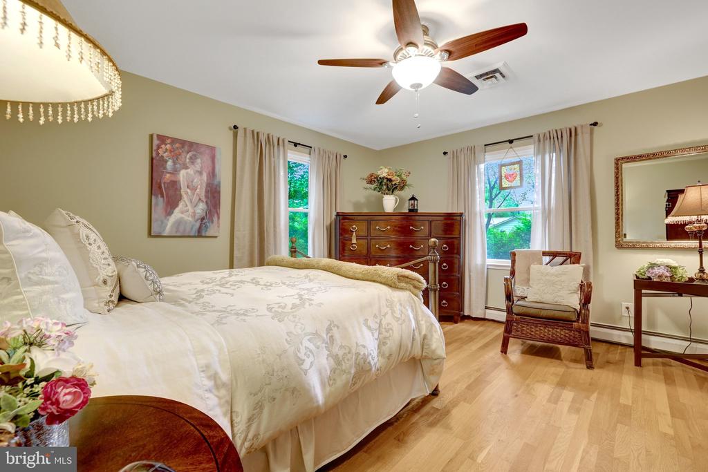 10015 SADDLE ROAD