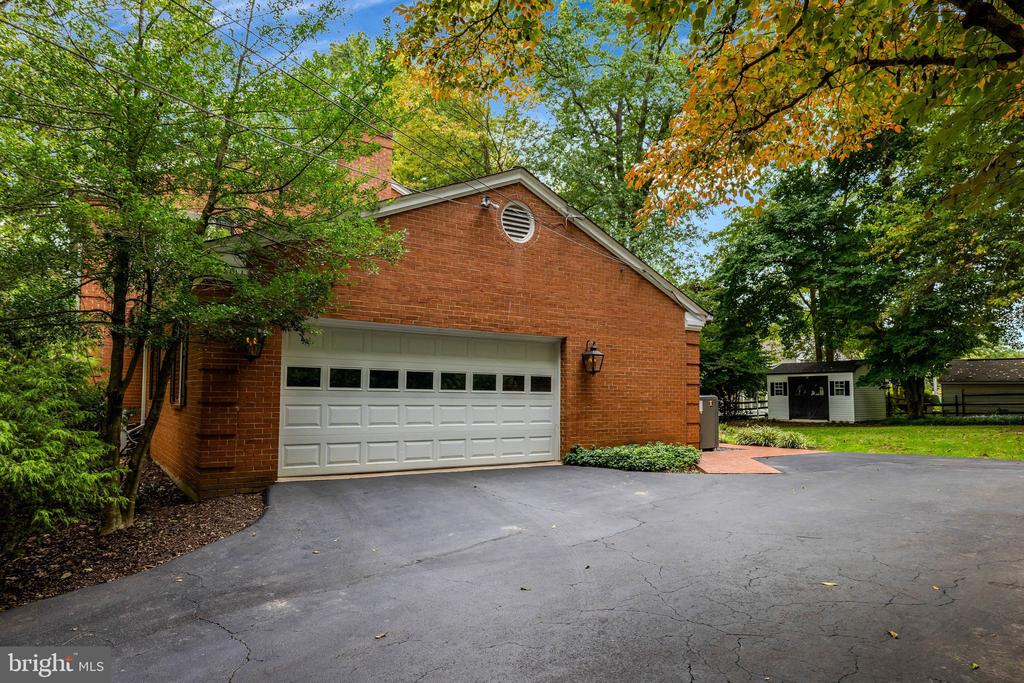 10015 SADDLE ROAD