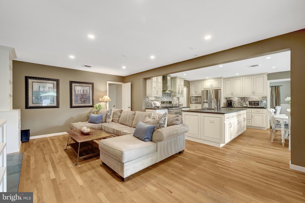 10015 SADDLE ROAD