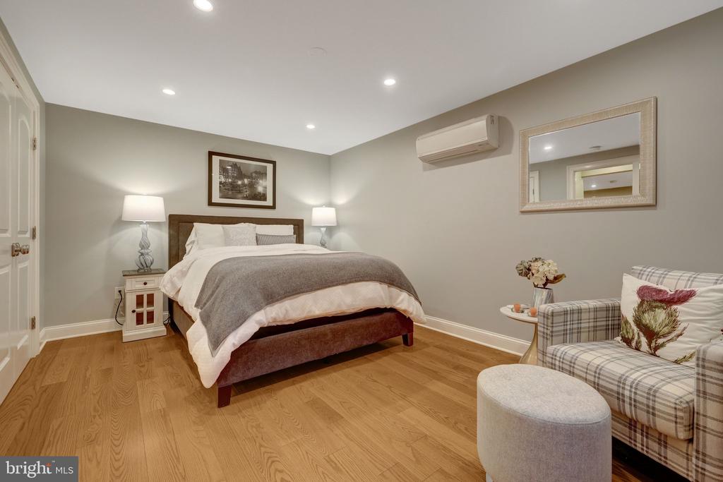 10015 SADDLE ROAD