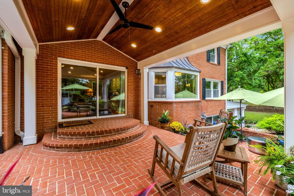 10015 SADDLE ROAD