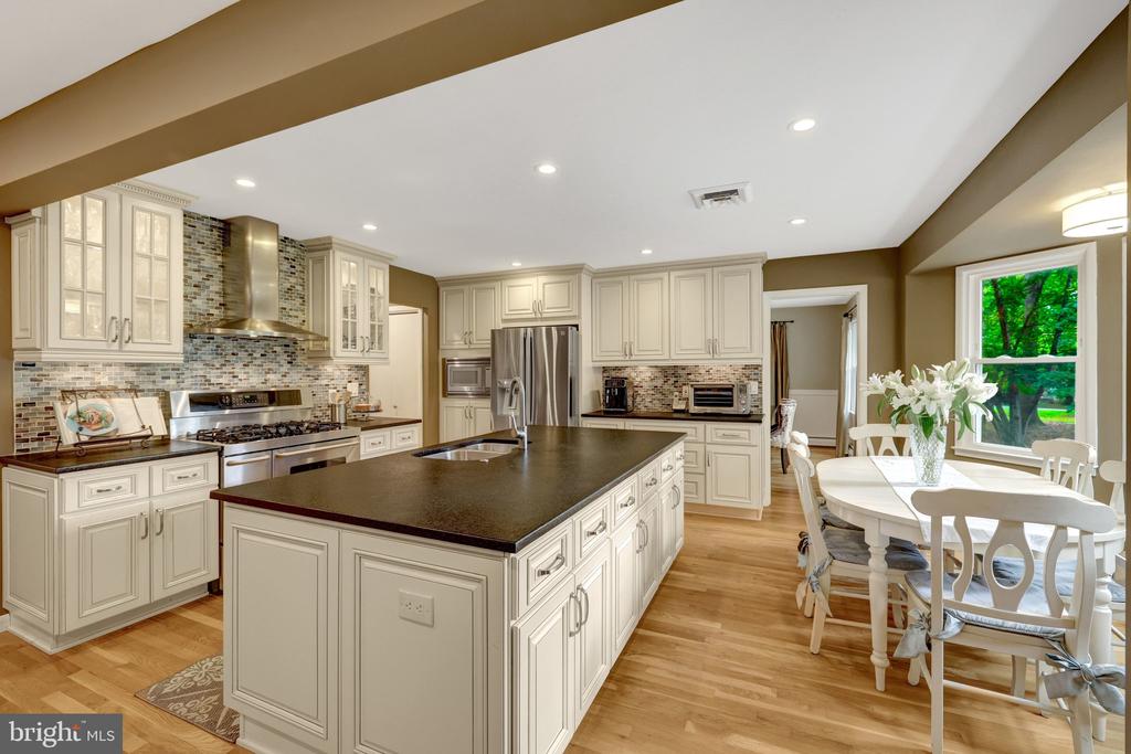 10015 SADDLE ROAD