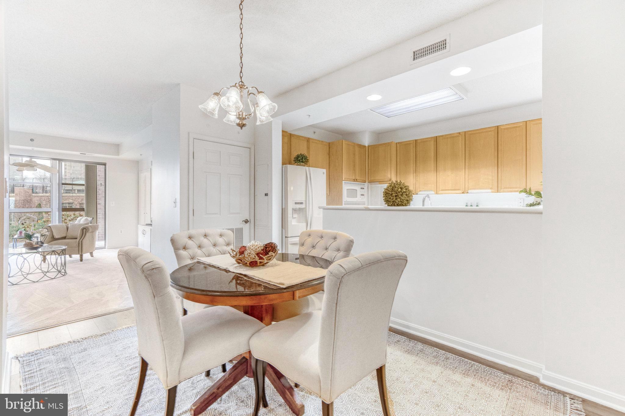 19360 Magnolia Grove Sq #208