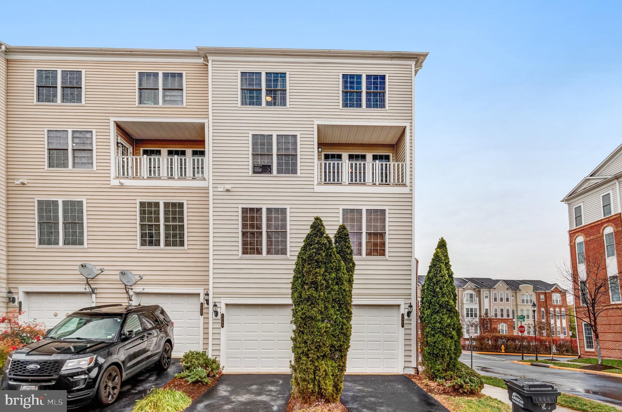 2243 Oberlin Dr