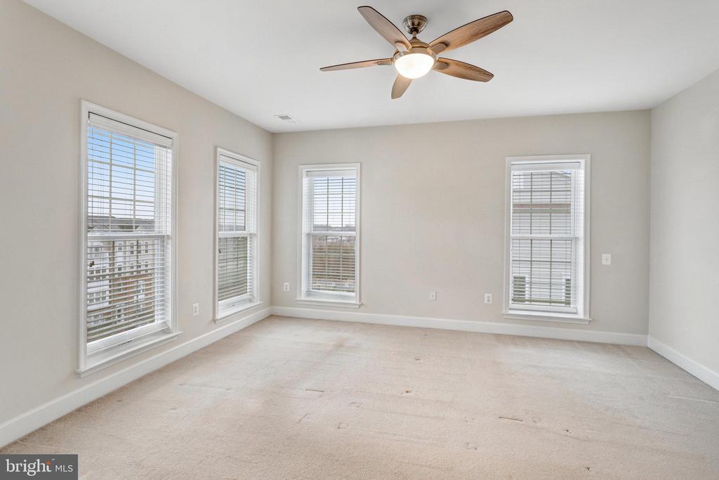 2243 Oberlin Dr