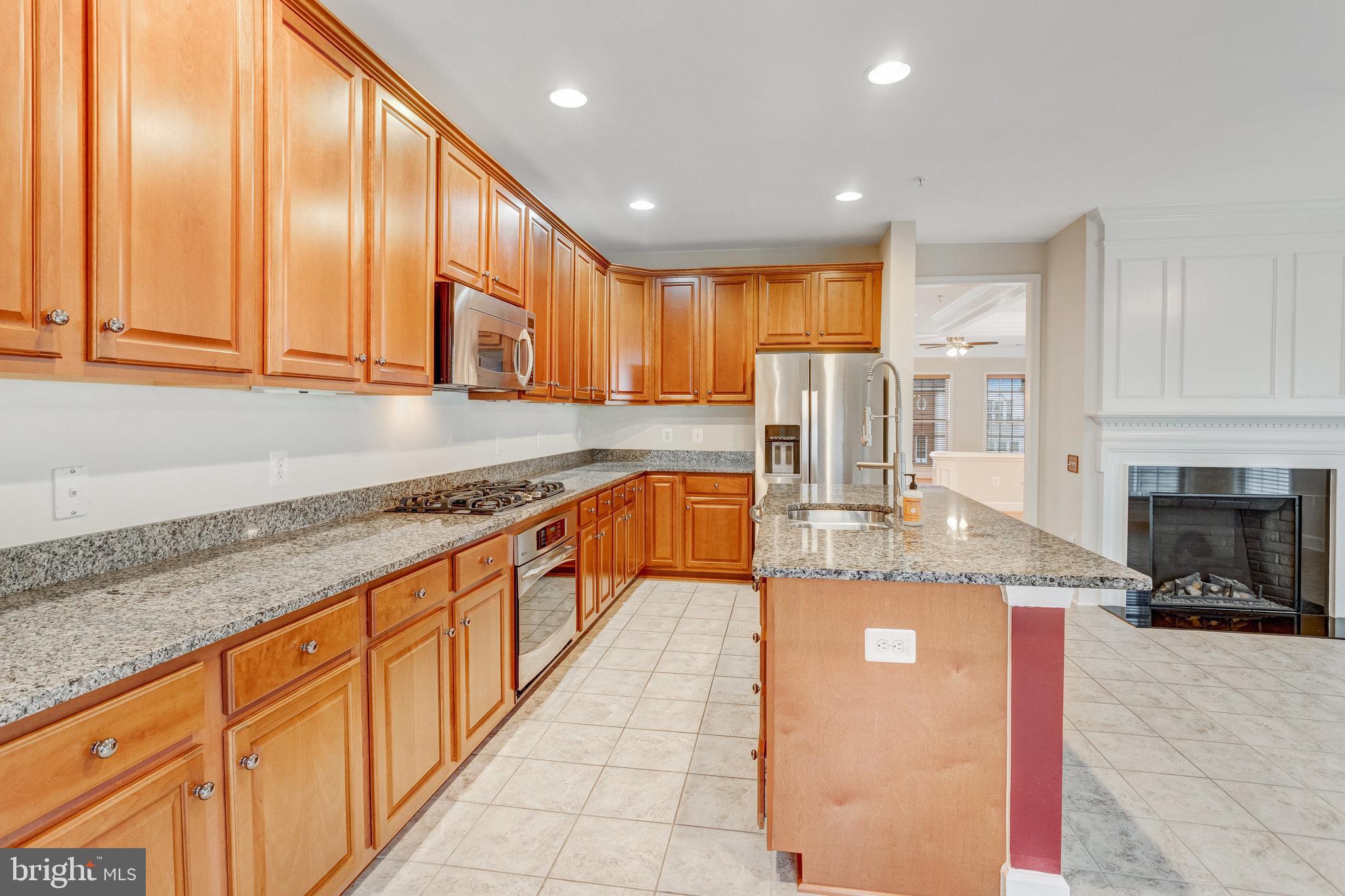 2243 Oberlin Dr