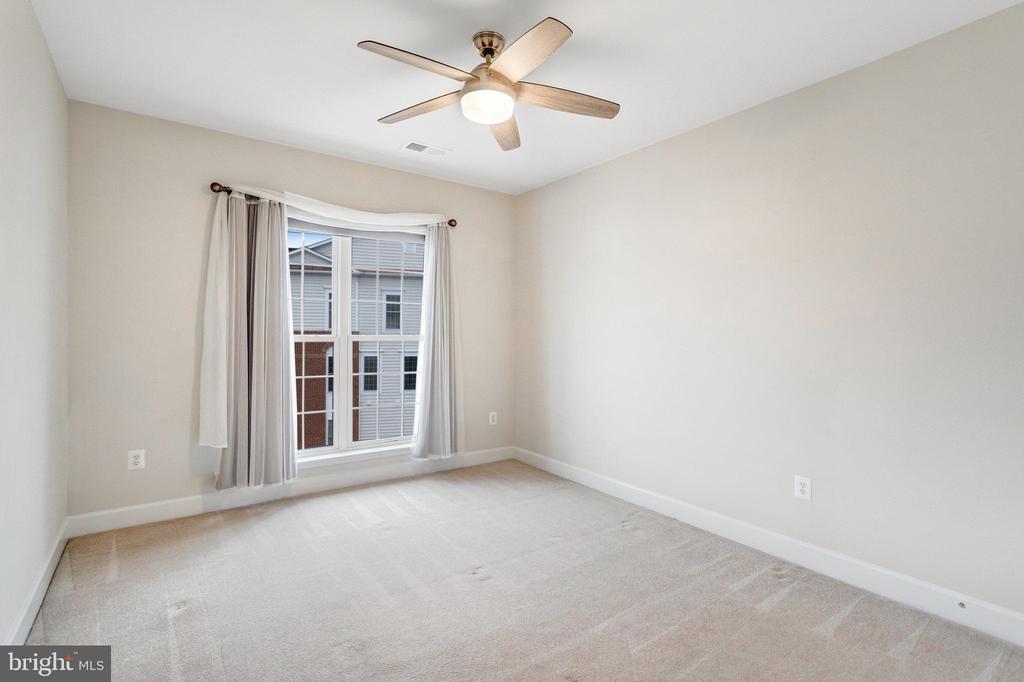 2243 Oberlin Dr
