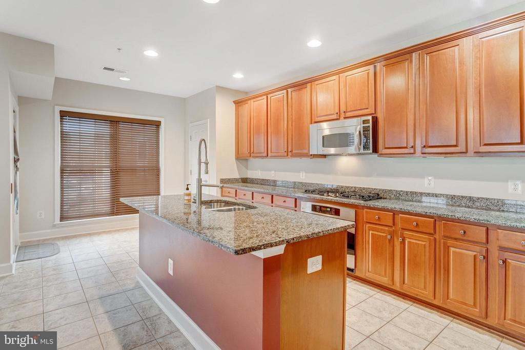 2243 Oberlin Dr