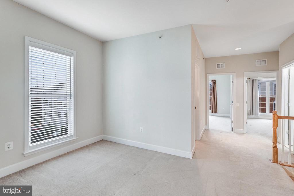 2243 Oberlin Dr
