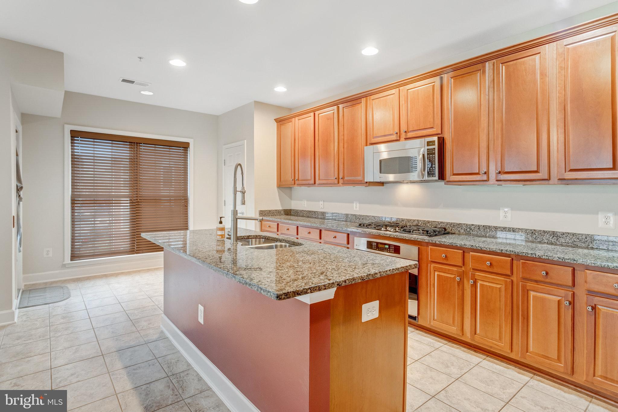 2243 Oberlin Dr