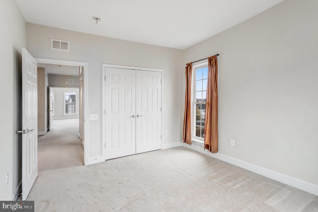 2243 Oberlin Dr