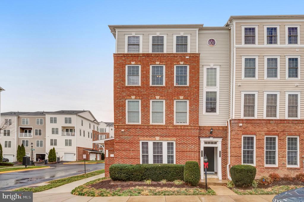 2243 Oberlin Dr