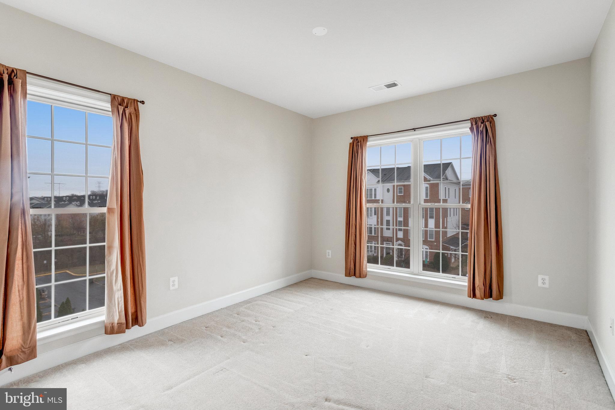 2243 Oberlin Dr