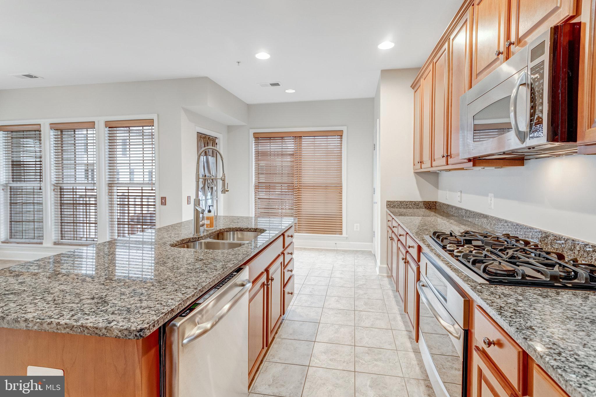 2243 Oberlin Dr