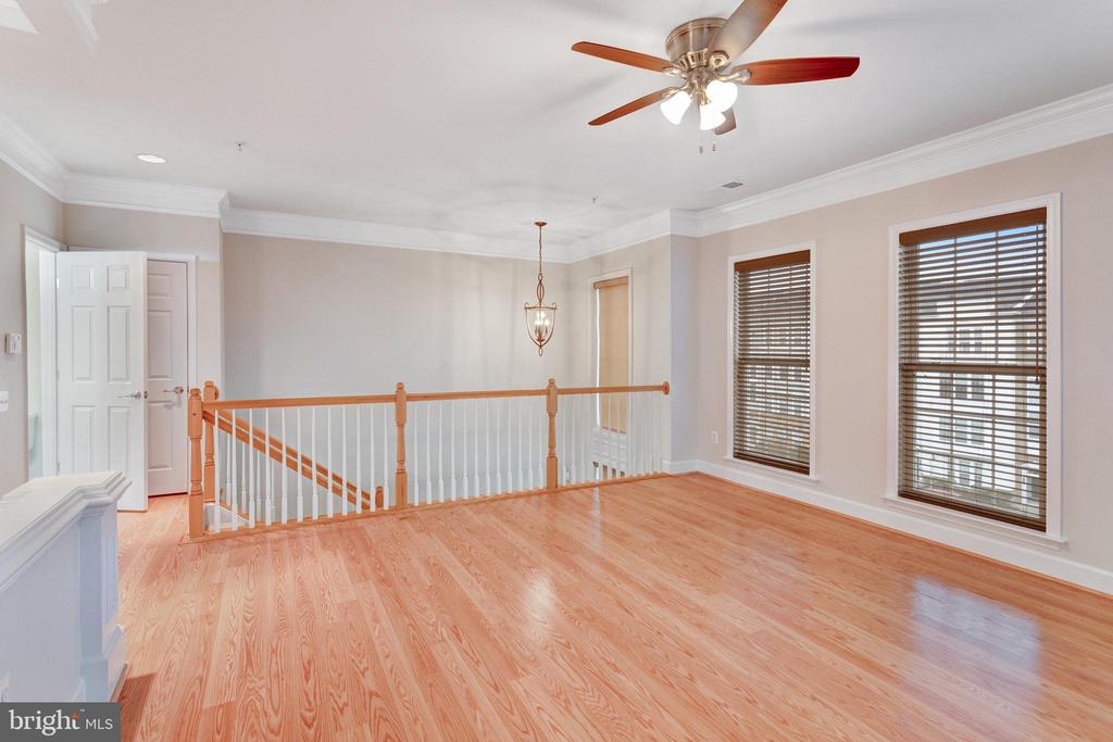 2243 Oberlin Dr