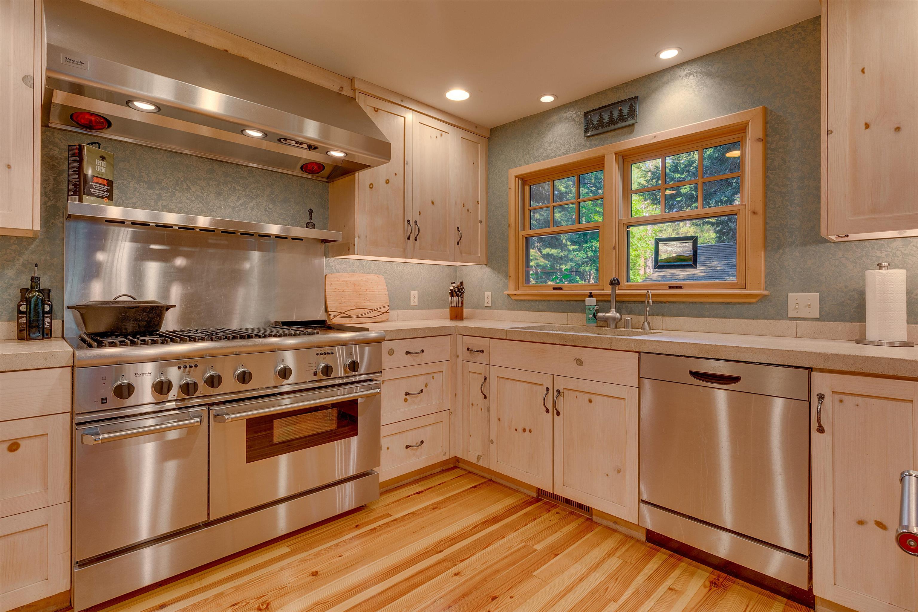 1570 Tahoe Park Avenue