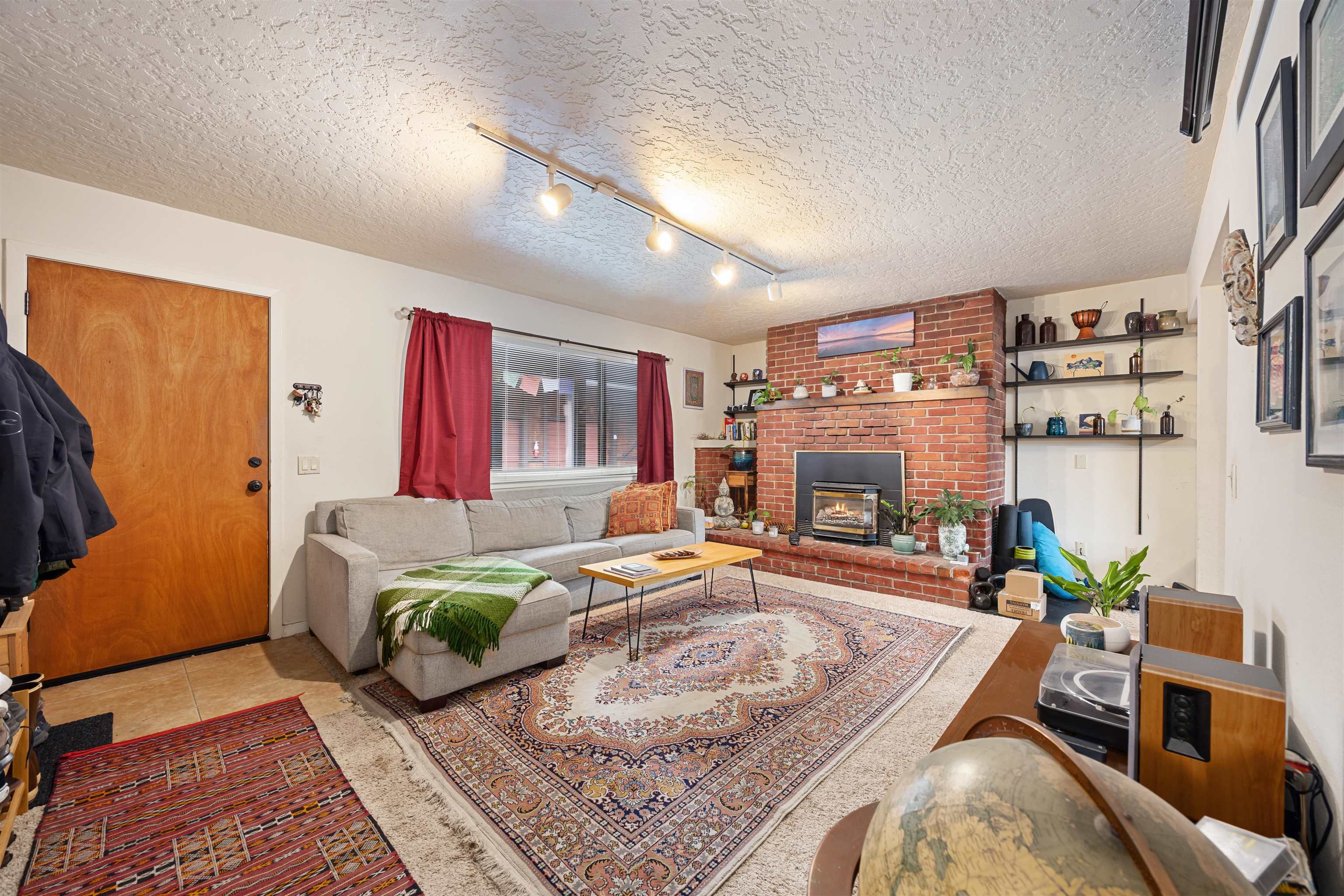 479 Jackpine Street Unit: A and B/480 Red Cedar
