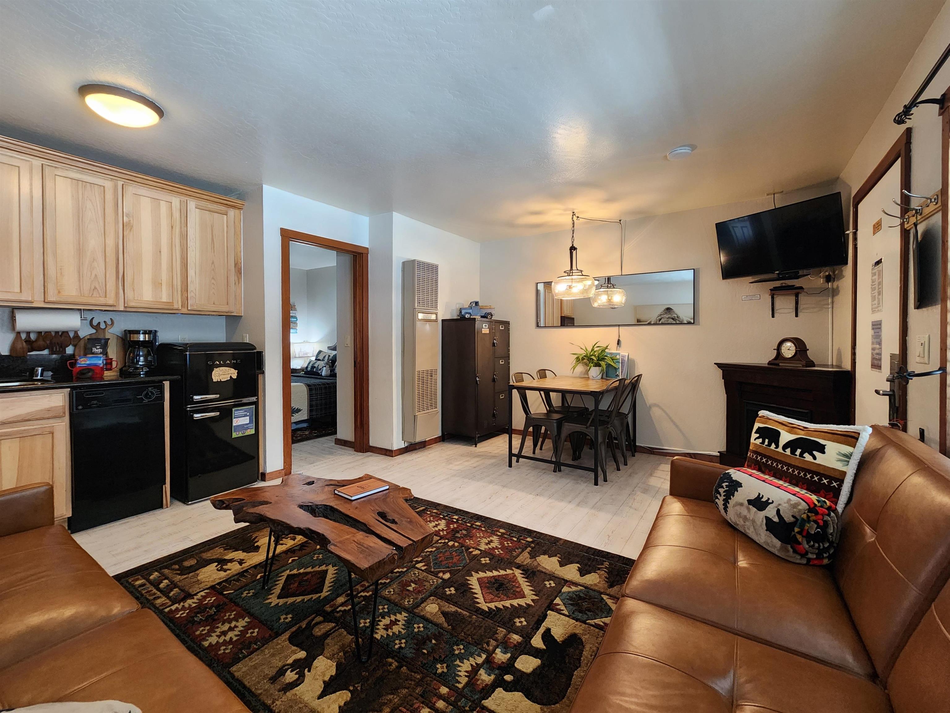 6943 North Lake Boulevard Unit: 43