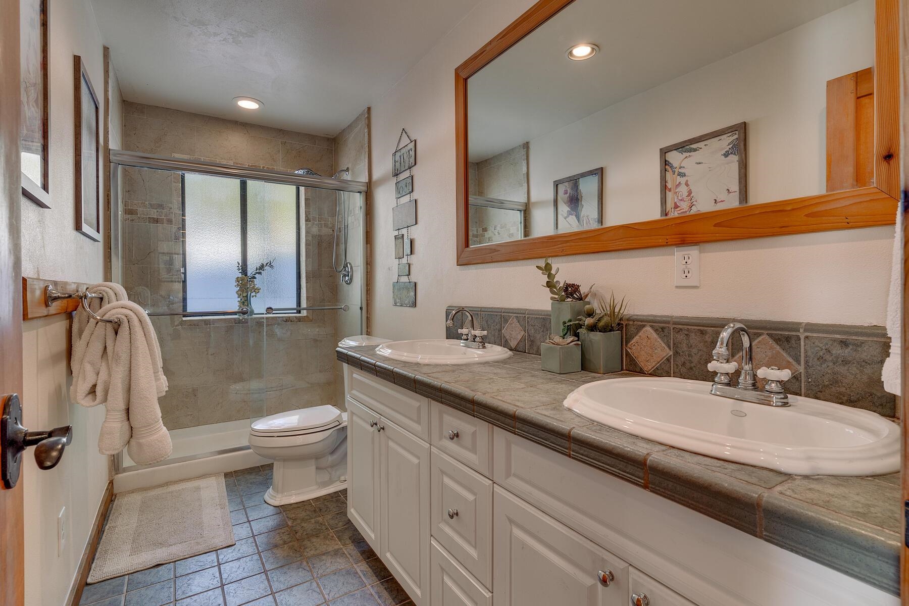 1940 Silver Tip Drive