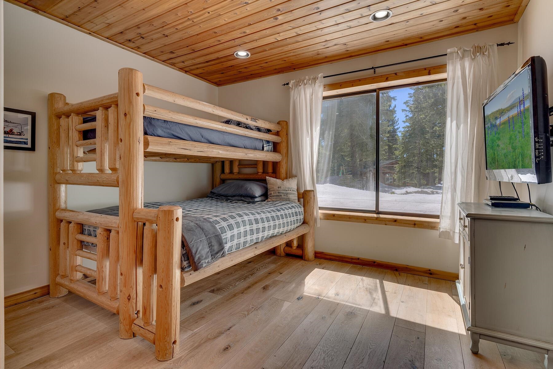 1940 Silver Tip Drive